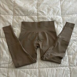 SET Active Sculptflex Leggings, Sand color, size women's medium